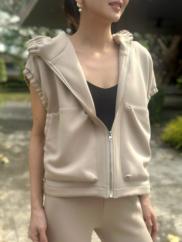 Toro Hooded Vest in Beige