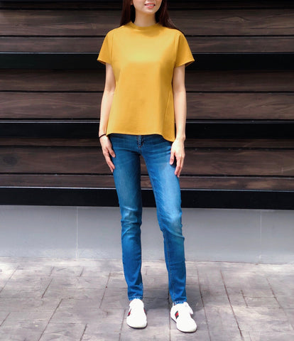 Jiang Tee in Mustard